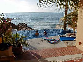 Villa Karaway with infinity pool!